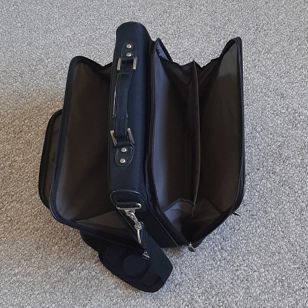 Samsonite Briefcase. - Picture 8 of 13